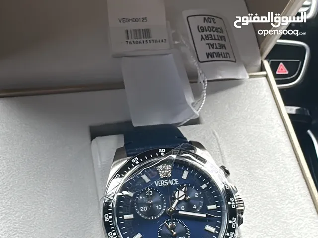 ساعة اصليه مع جميع اغراضها