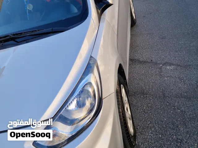 2012 Hyundai Accent Standard