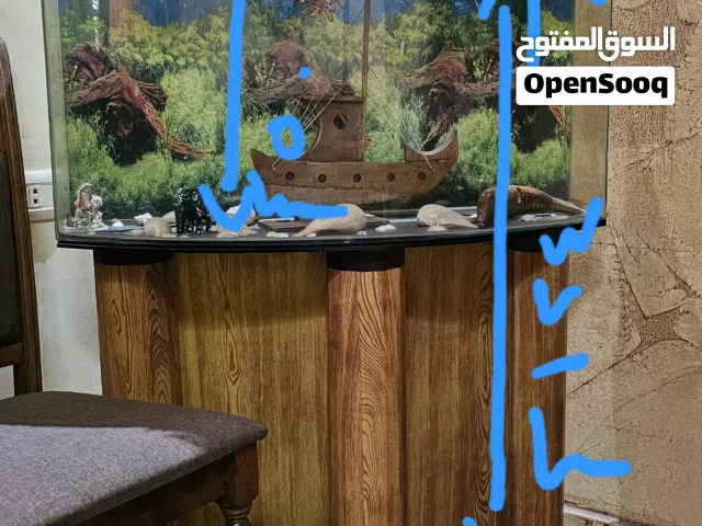 حوض سمك حجم كبير مع قاعده