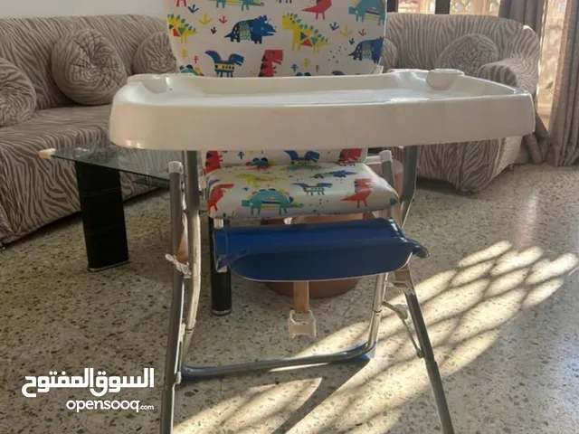 Kids dinning chair ( feeding chair ) for urgent sale.in excellent condition.  junior brand.
