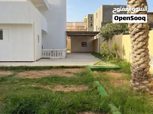 مبنى للايجار في السبعة بالقرب من مصحة كندى للمدارس الخاصة والشركات