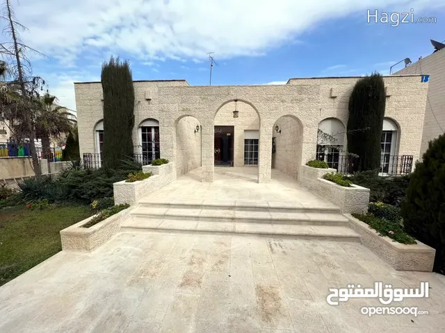 720 m2 5 Bedrooms Villa for Sale in Amman Um El Summaq