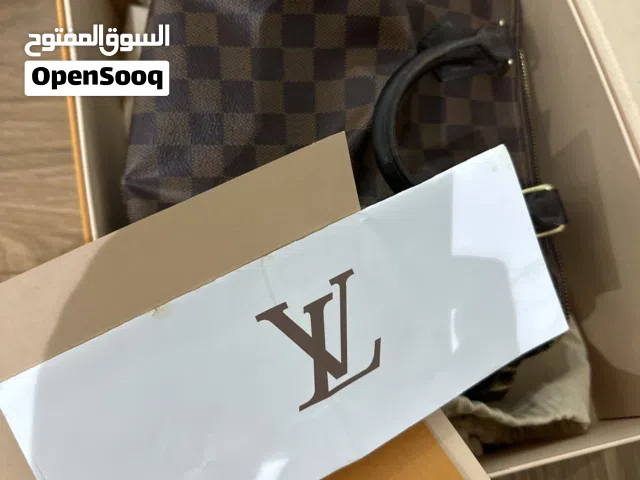 من بوتيك الافنيوز جميع الفواتير موجودة