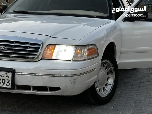 Ford Crown Victoria 2001 in Al Ahmadi