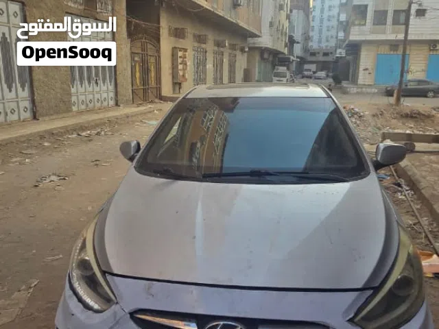 2014 هيونداي اكسنت Limited