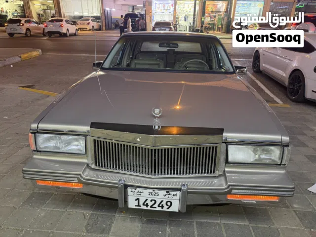 1988 كاديلاك اخرى