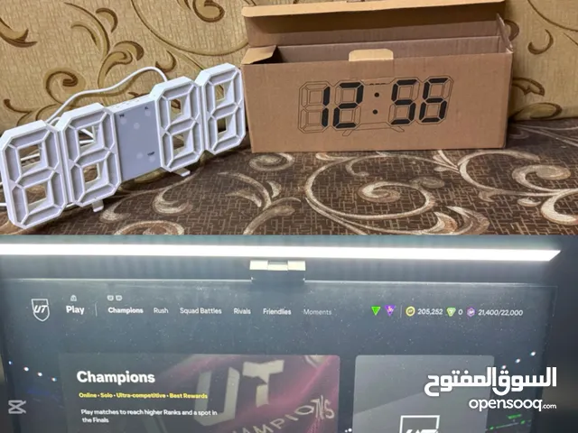 ساعه رقميه ثلاثيه الابعاد مع اضاءه شاشه متعدده الالوان مع بعض بحاله الوكاله وبسعر رمزي