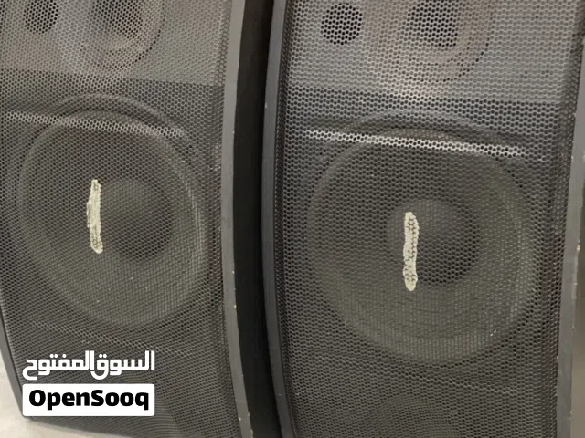 سماعات عدد ثلالثة