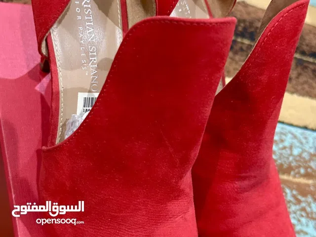 Used all ., all original heels u can check all photo and u can see it’s all original.