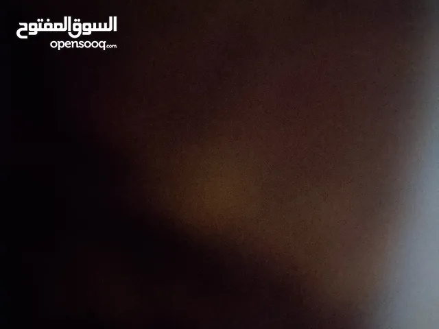 صالون رجالي للبيع على شارع حيوي
