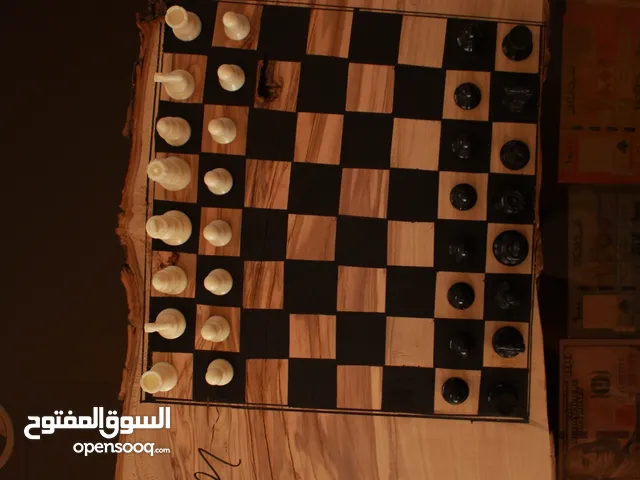 طاوله شطرنج خشب شجره الجوز كواليتي عالي جدا و شكل تحفه