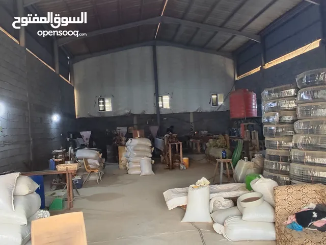 مخزن للبيع