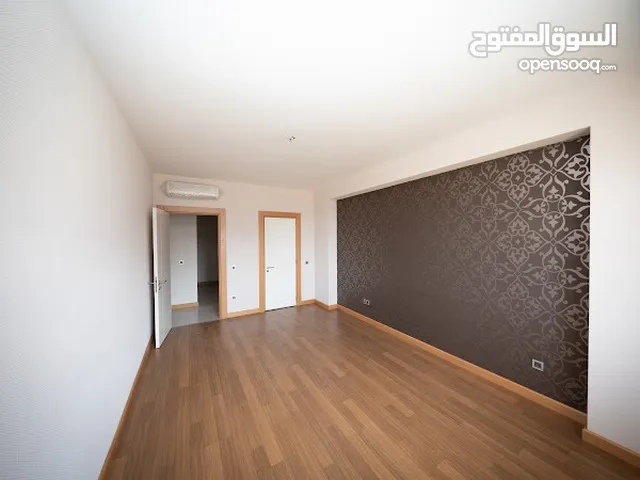 235 m2 3 Bedrooms Apartments for Sale in Istanbul Beylikdüzü