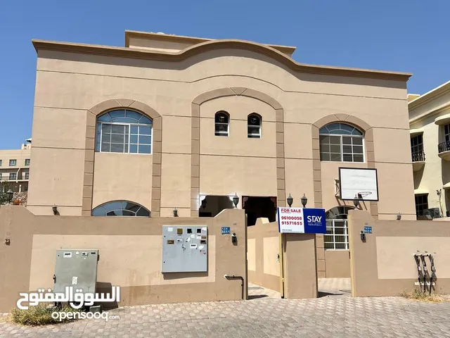فيلا للبيع -بوشر خلف المركز الصحي مباشرة وبسعر مميز