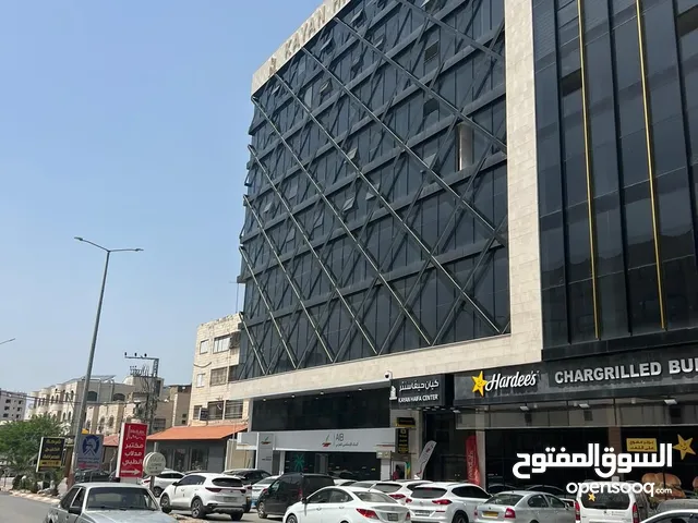 مكتب للايجار شارع حيفا المكتب فخم جدا مساحته 79 واجة قزاز على الشارع الرئيسي 