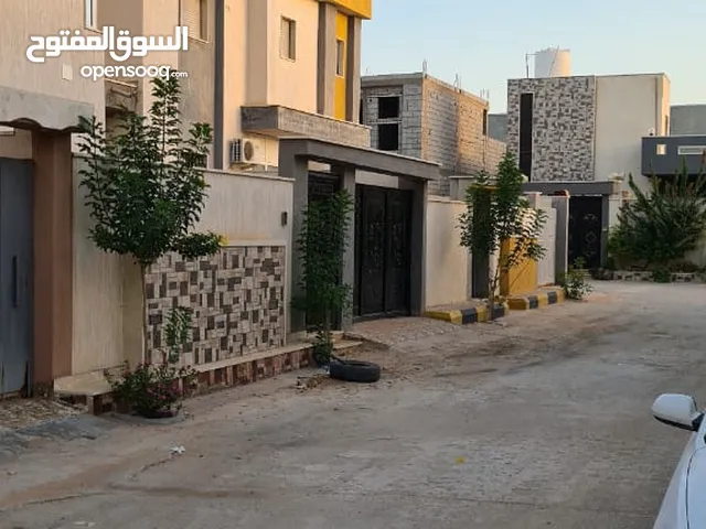 170 m2 3 Bedrooms Townhouse for Rent in Tripoli Abu Saleem