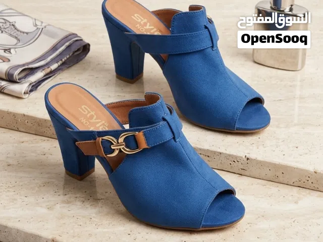 صندل كعب جينز مميز بحالة ممتازة