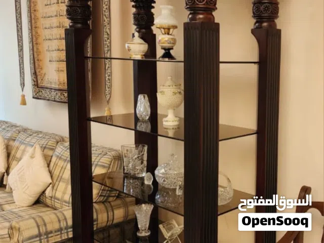 رفوف لغرفه ضيوف او غرفه قعده من الخشب الصافي ؛ ثقيله الوزن بدون اي خدوش