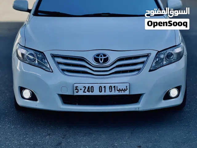تيوتا كامري 2010 سياره الدار محليه فل كامل في موديلها