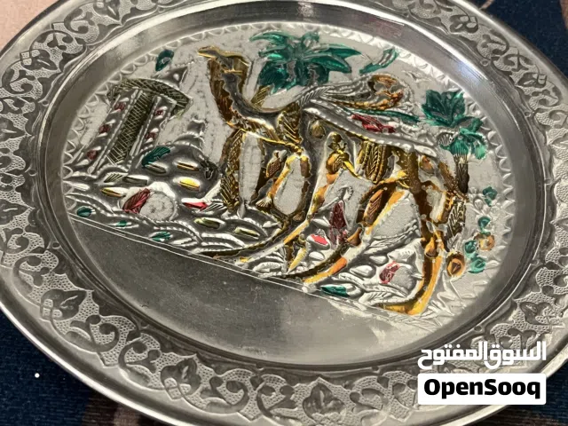 تعليقه حائط قديمه نقش يدوي ومرسمه نحاس مطليه فضه