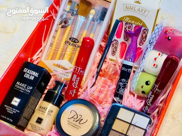 عرض العيد بوكس مكياج للبنوتات مسكارة الحورية للثابتة ايلاينر ثابت 24 ساعة اقلام حمر قطعت