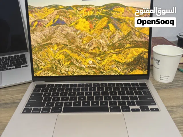 MacBook m2 13