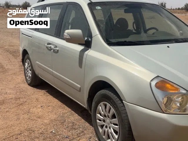 2012 Kia Carnival Standard