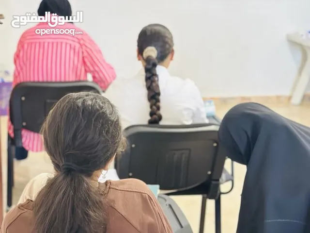 مبنى خدمي مجهز