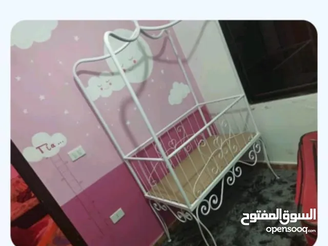 تخت أطفال حديد من أيكيا استعمال خفيف