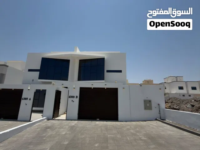 فيلا راقية للبيع – المعبيلة الجنوبية (حي الرحبة)(مساحة البناء: 418 م2)