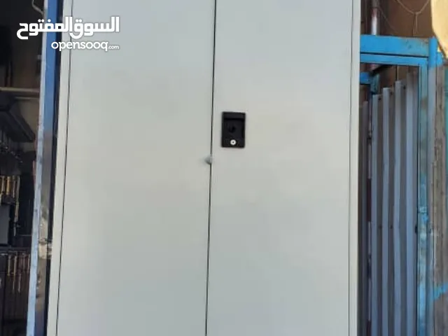 يوجد الدينا خزانات فلوس