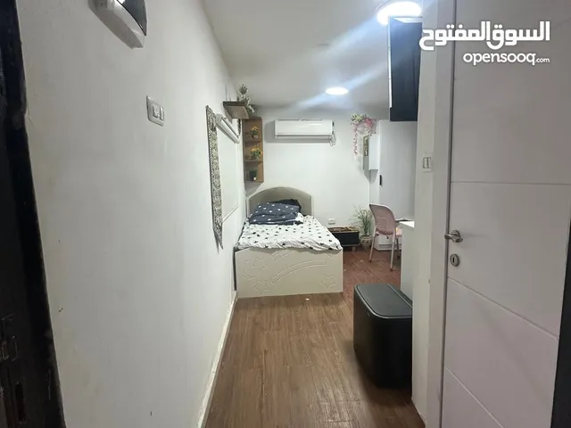 كرفان لون ابيض للسكن الخارجي ( متنقل )