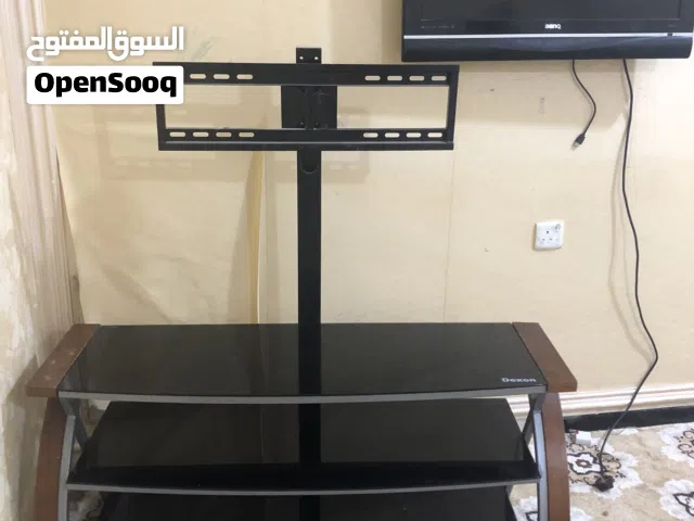 طاوله مع ستاند تلفزيون ومكواه عالبخار 3دك