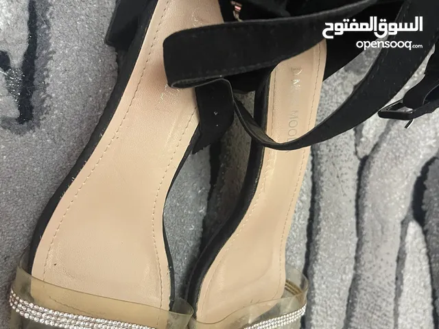 احذيه عاليه وصنادل صيف