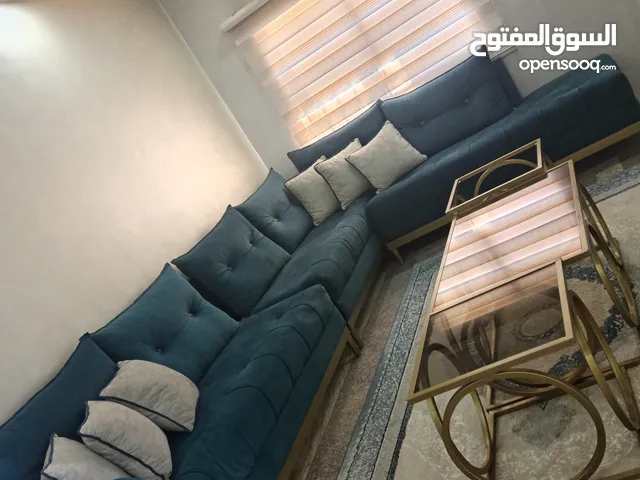 جلسة قعدة لبيت عرسان مع الطاولات لون تركواز استخدام 3 سنين فقط، استعمال بسيط جدا ونظيفة وكتير حلوة