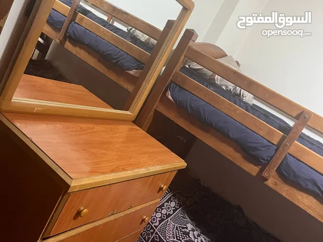 غرفه نوم بحاله جيده جدا