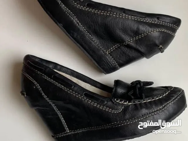 free black shoes