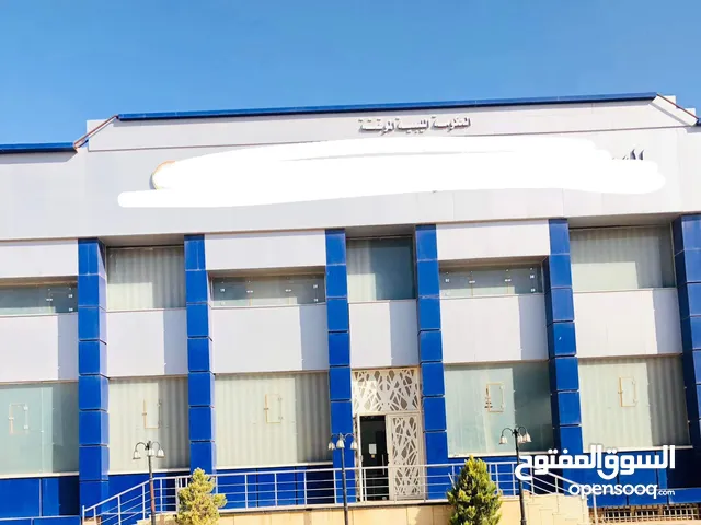 مبنى خدمي تجاري جاهز