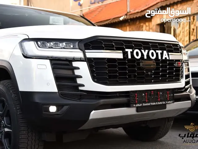 تويوتا لاندكروز GR S 2024 لون ابيض رياضية مميزة كفالة المركزية
