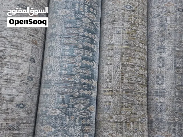 يوجد لدينا جميع انواع الموكيت وفرش المساجد بكل الأشكال واللوان