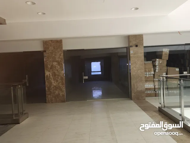 محل تجاري 45 متر ط2 في مول شام التجاري شارع الكلية الأهلية قرب بنك القاهرة عمان- شارع ركب