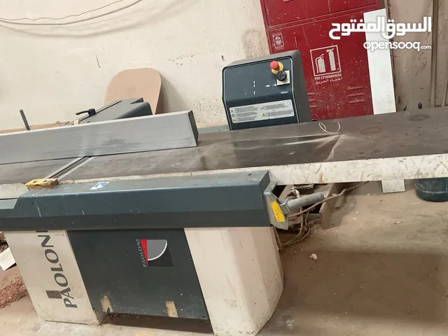 رخصة منجرة للديكور و الاعمال الخشبية للبيع بمعداتها