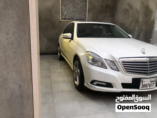 2011 مرسيدس بنز الفئة-E E 300
