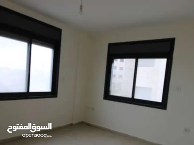 ثلاث غرف نوم غير مفروشة للايجار