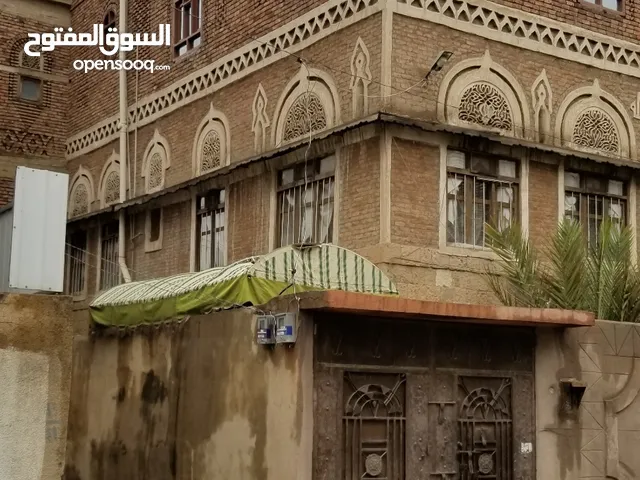 5 m2 More than 6 bedrooms Townhouse for Sale in Sana'a Moein District