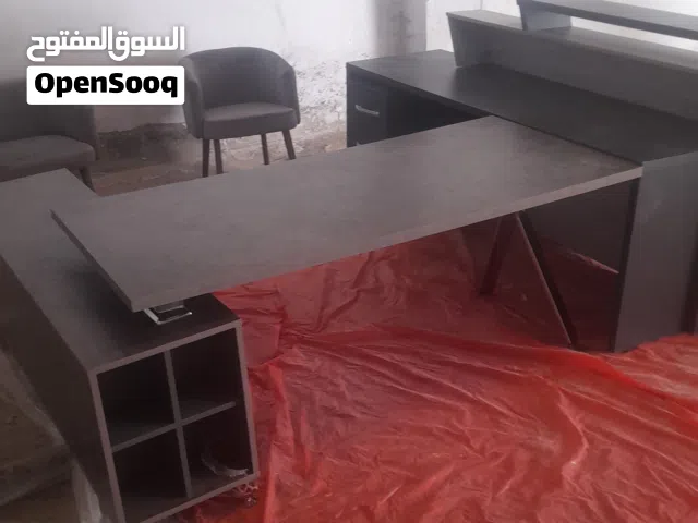 طاوله مكتب مع كراسي جديد