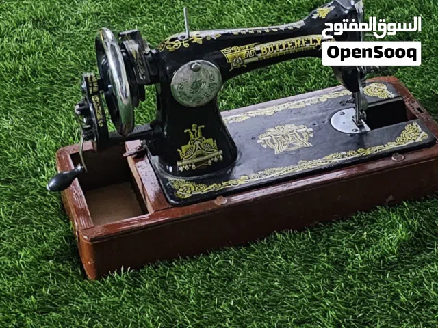 مكينة خياطة الفراشة مخزنة نظيفه جدآ