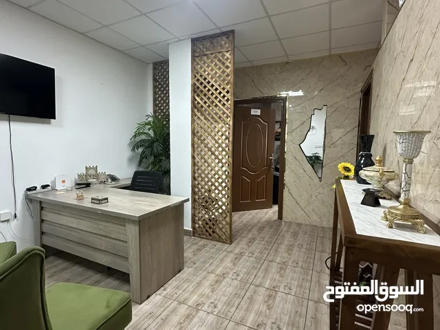 للايجار مكتب تجاري ضمن موقع استراتيجي في قلب العاصمة عمان شامل الخدمات بسعر مناسب