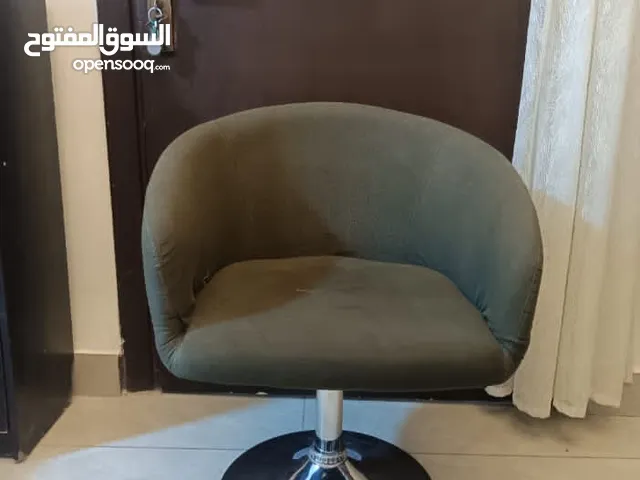 كرسي ميكب مكتبي دوار بحالة ممتازة
