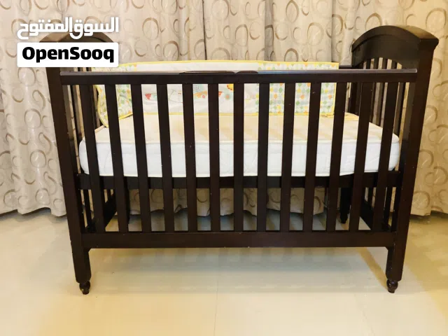 سرير اطفال  جونيورز من حديثي الولاده وحتى عمر 5 سنوات ( اقرا الوصف)